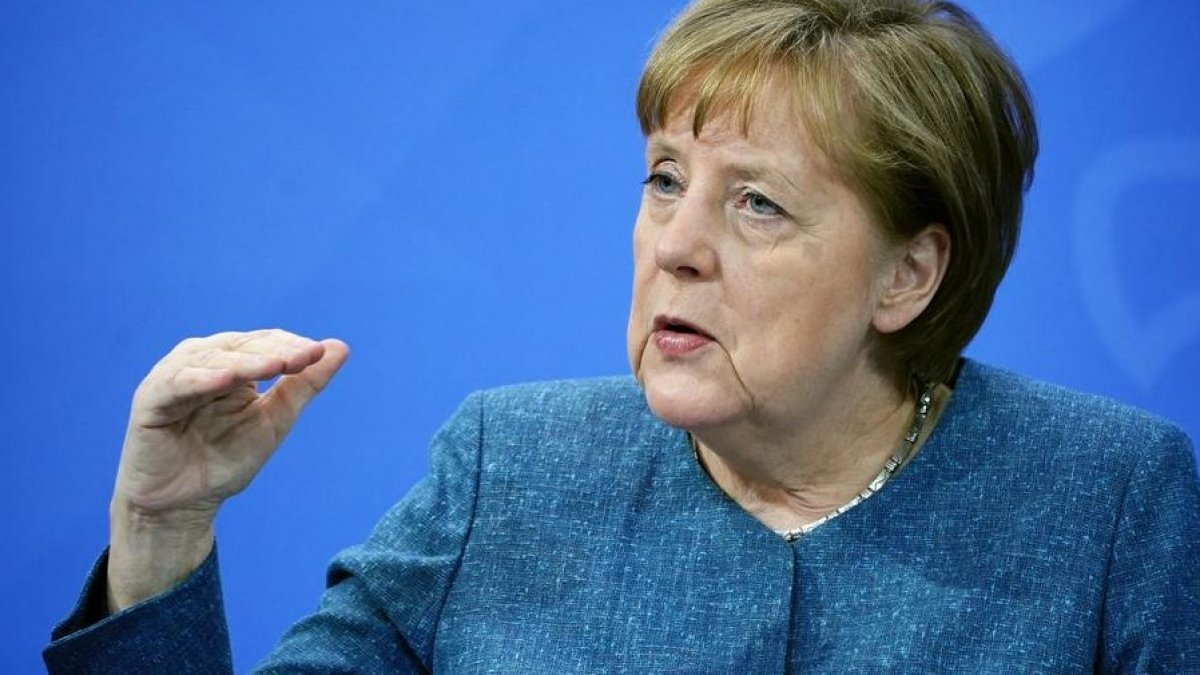 Angela Merkel'den deniz taşımacılığı açıklaması