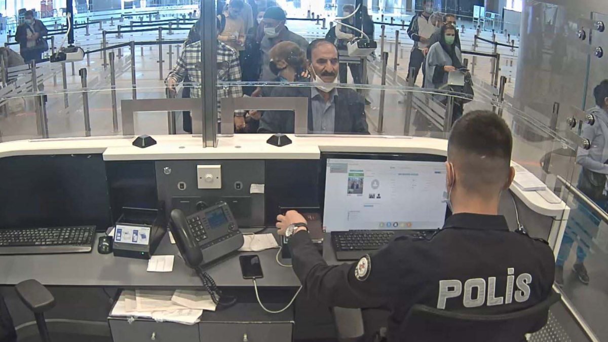 İstanbul'a sahte pasaportla 25. girişinde yakalandı