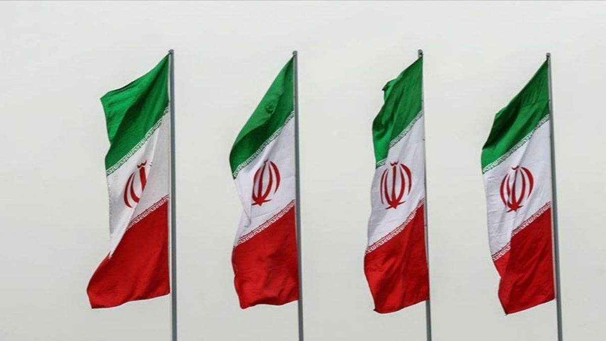 İran'da cumhurbaşkanlığı için adaylık başvuruları başladı
