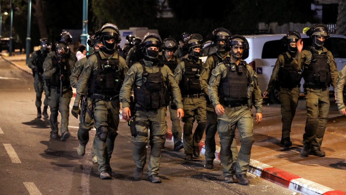 İsrail vatandaşı 374 Filistinli gözaltına alındı