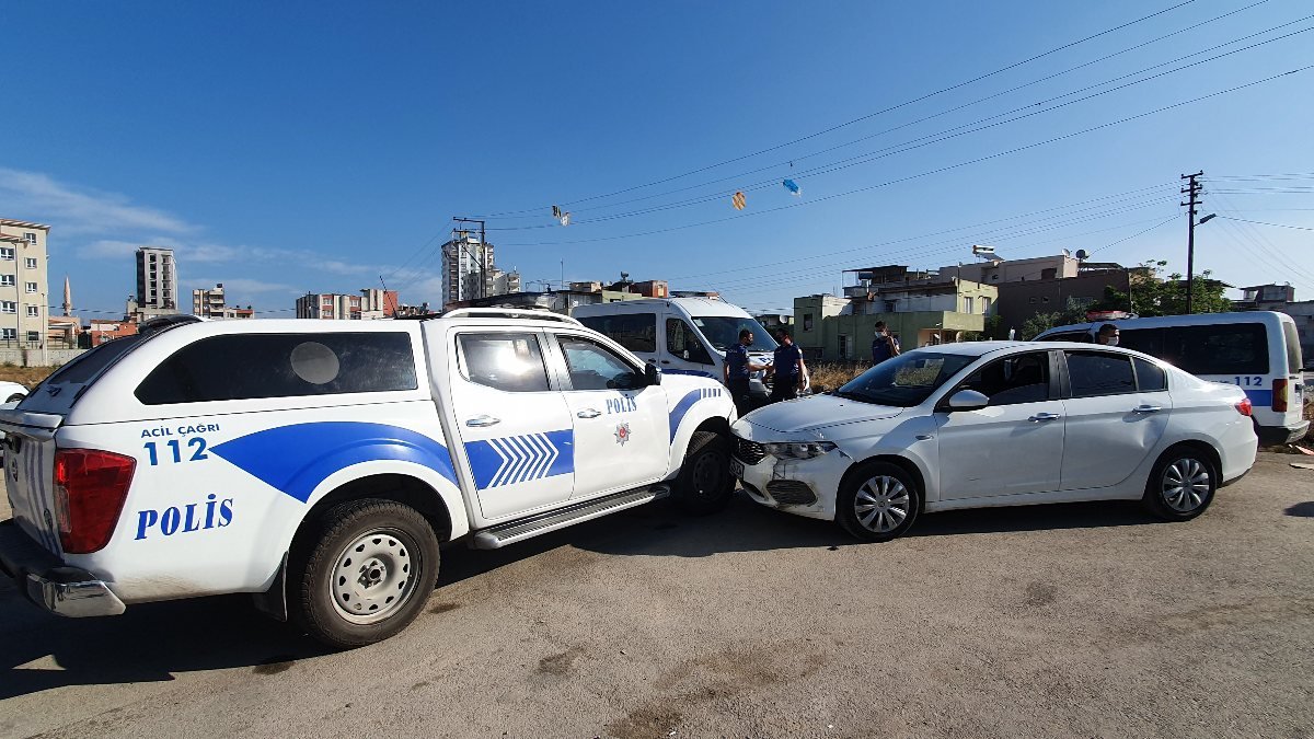 Adana'da polisten kaçan şüpheli, kaza yapınca yakalandı