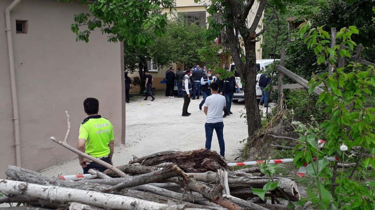 Giresun’da annesini öldürüp, kardeşini yaraladı