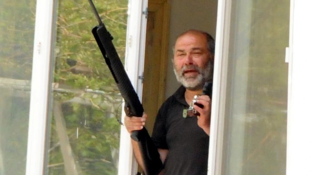 Kayseri'de pencereden tüfekle rastgele ateş açtı