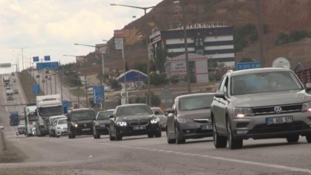 43 ilin geçiş noktası Kırıkkale'de araç yoğunluğu