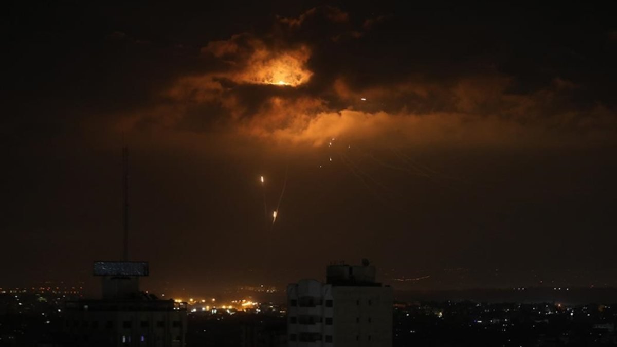 Lübnan'dan İsrail'e roket atıldı İsrail hemen karşılık verdi