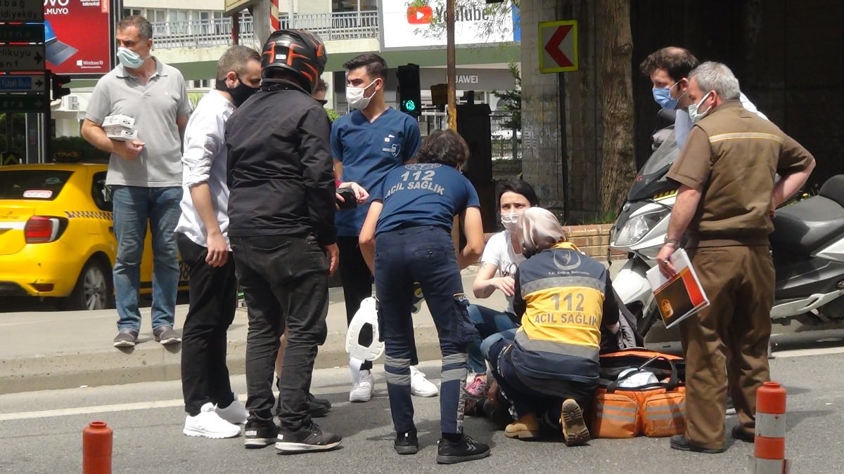 Şişli'de scooter sürücüsüyle moto kurye çarpıştı