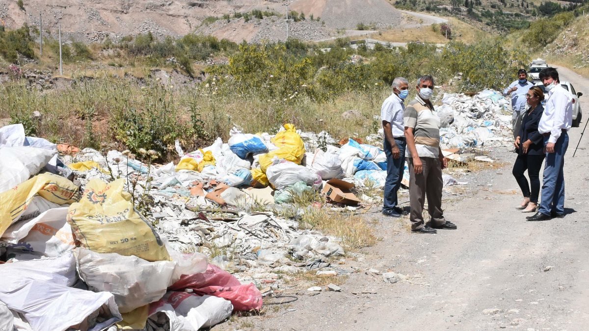 İzmir Bornova'da piknik alanları çöplüğe döndü