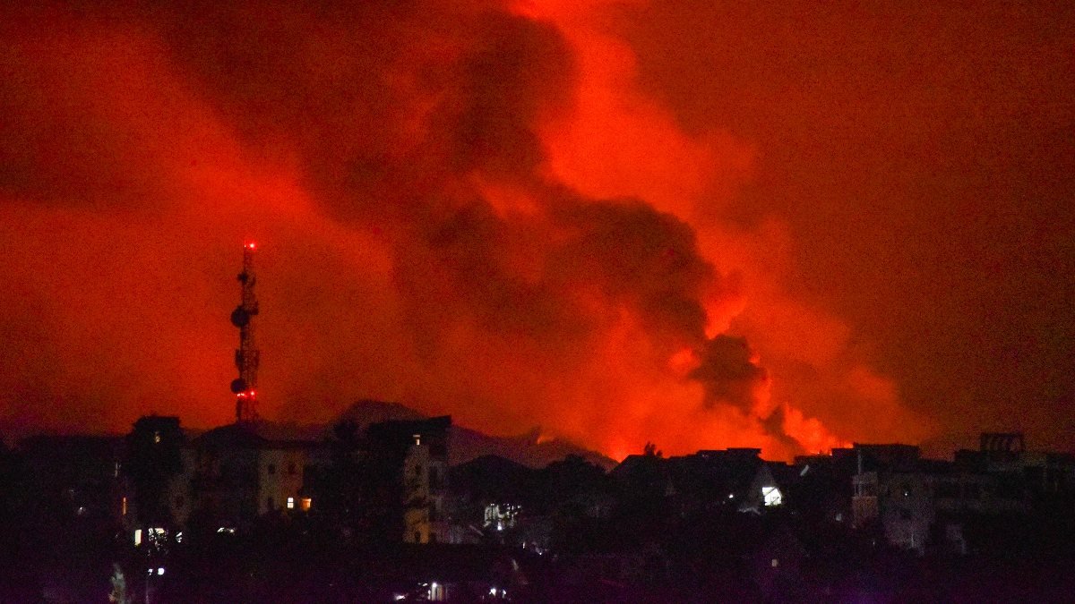 Kongo’da Afrika'nın en aktif yanardağı Nyiragongo patladı
