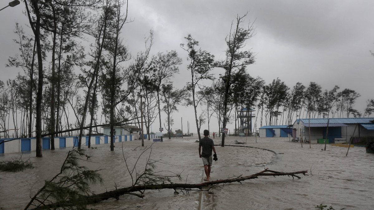 Hindistan’da Yaas Kasırgası etkili oldu