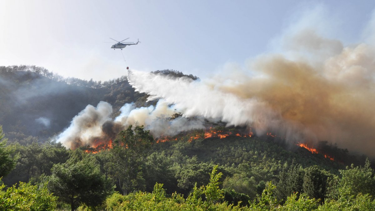 Antalya’da 3 günde 80 dekar alan kül oldu