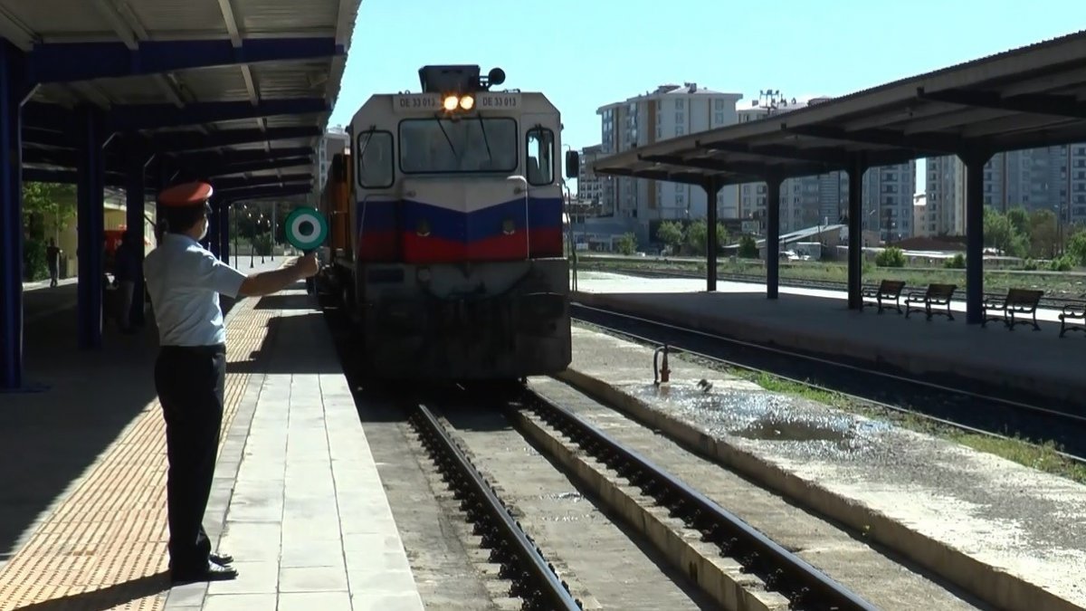 Çin’e gidecek 2 ihracat treni Erzurum’a ulaştı