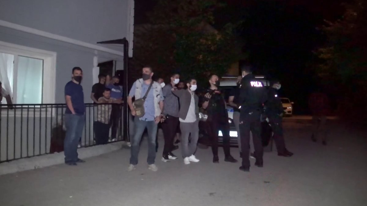 Bursa'da mahalleli polisle beraber ayı aradı
