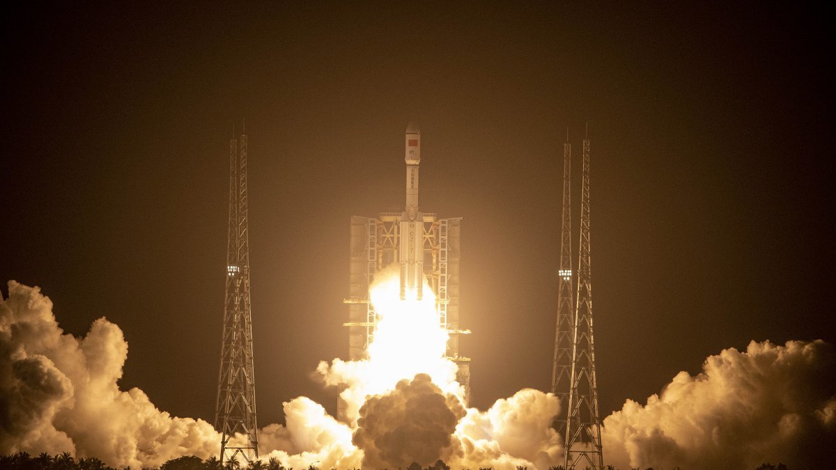 Çin, kargo ikmal uzay aracını başarıyla uzaya fırlattı