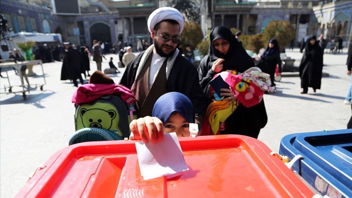 İran'da seçime günler kala reformistlere gözdağı