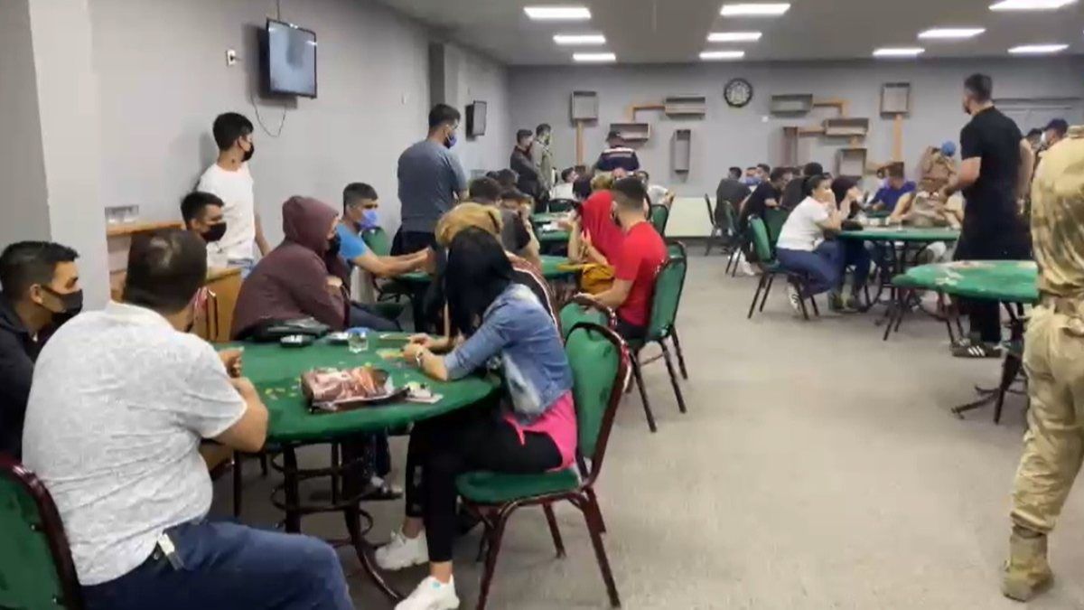 İzmir’de kumar operasyonu: 43 kişiye ceza yağdı