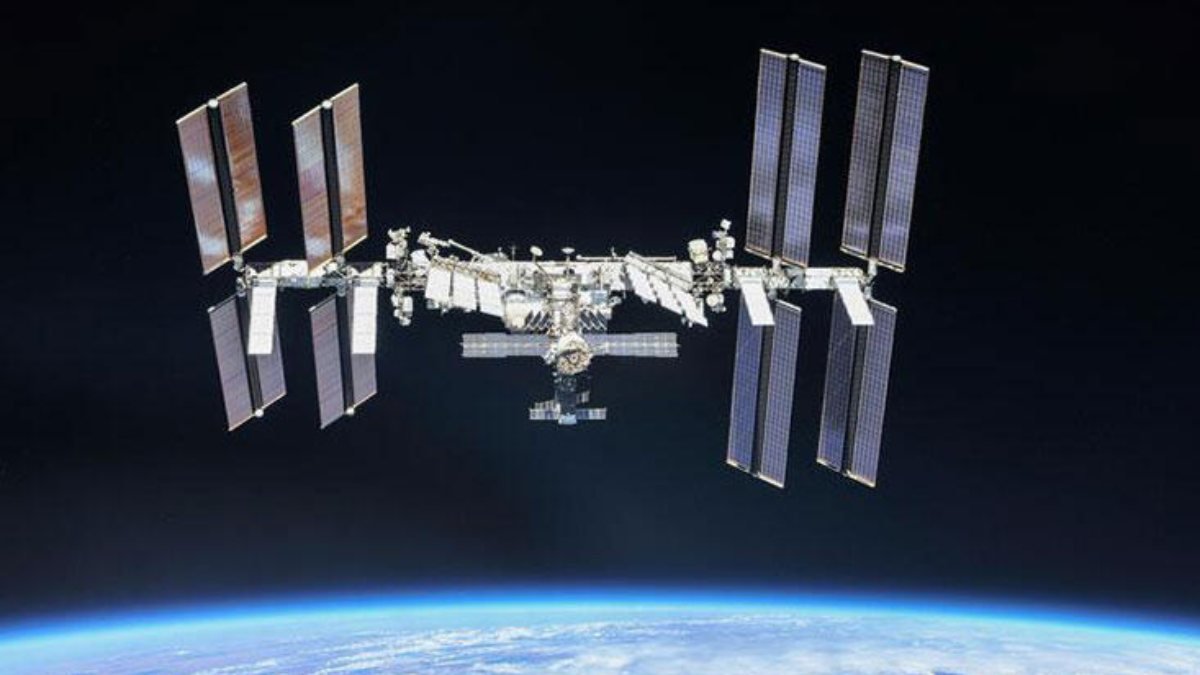 Uluslararası Uzay İstasyonu, uzay çöpleri yüzünden hasar aldı