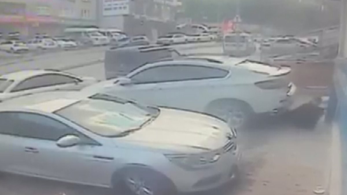Eyüpsultan'da bir kafeye silahlı saldırı: 1 ölü 2 yaralı