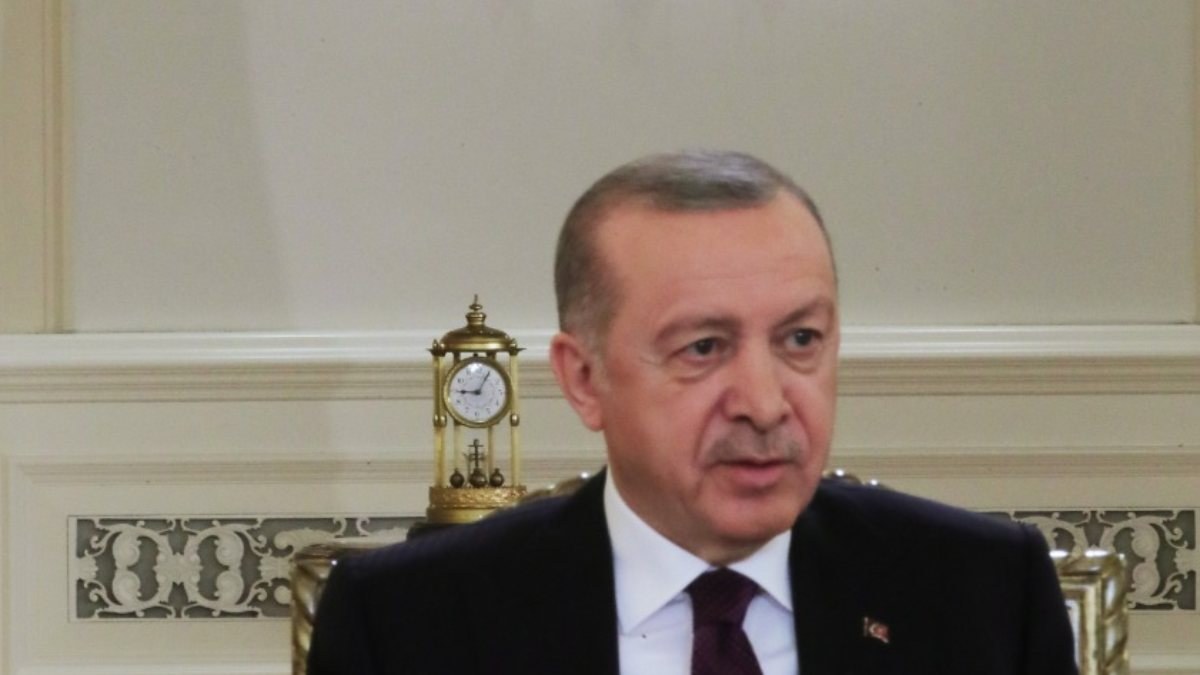 Cumhurbaşkanı Erdoğan'ın canlı yayınındaki saatte '09.05' detayı