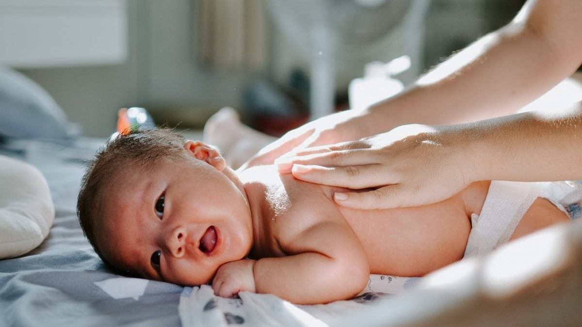 Bebeğinizin gelişimini artıracak 4 masaj