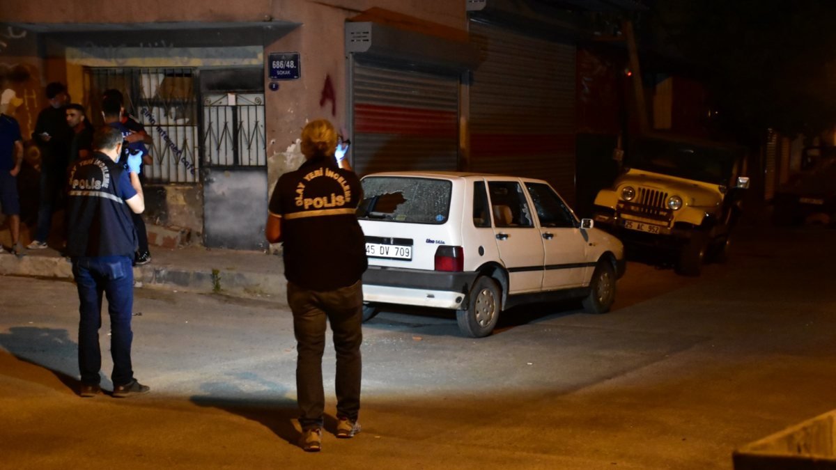 İzmir'de bekçi, ağabeyini darbeden kişiyi tabanca ile vurdu