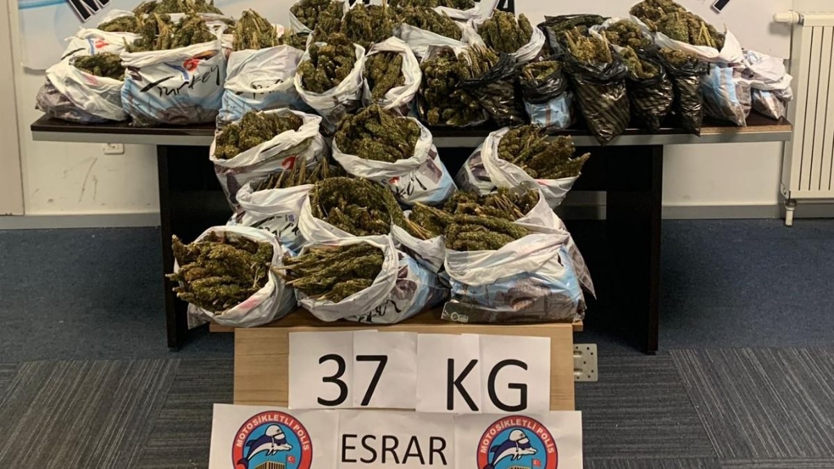Ankara’da anahtarlığın üzerinde yazılı adreste, 36 kilo 500 gram esrar ele geçirildi