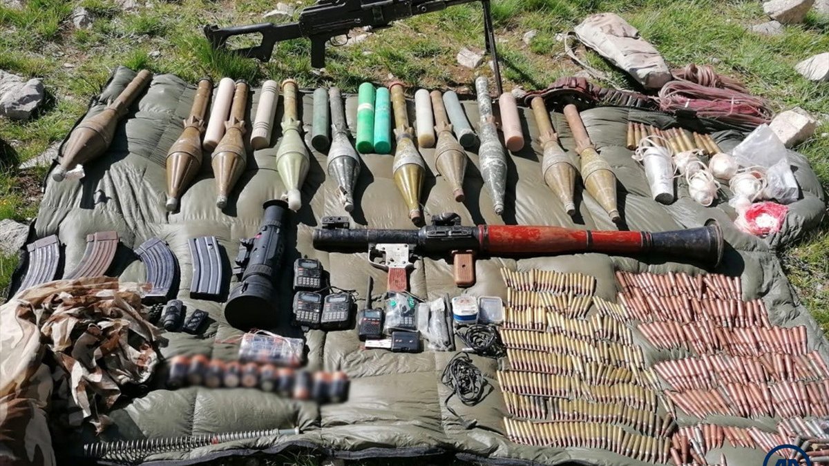 Van'da PKK'ya yönelik operasyonda silah ve mühimmat ele geçirildi