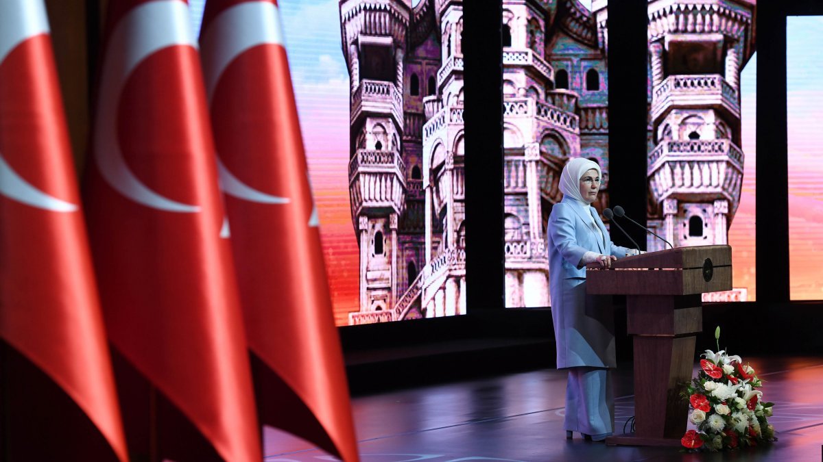Emine Erdoğan: Sanayi devrimi, insan maneviyatına zarar verdi