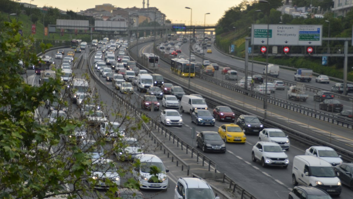 İstanbul'da trafik yoğunluğu arttı