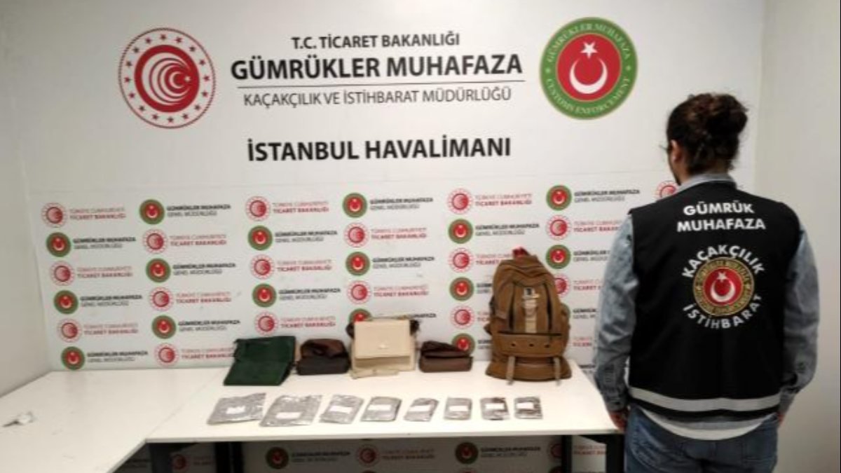 İstanbul Havalimanı'nda uyuşturucu operasyonu: 5 kurye yakalandı