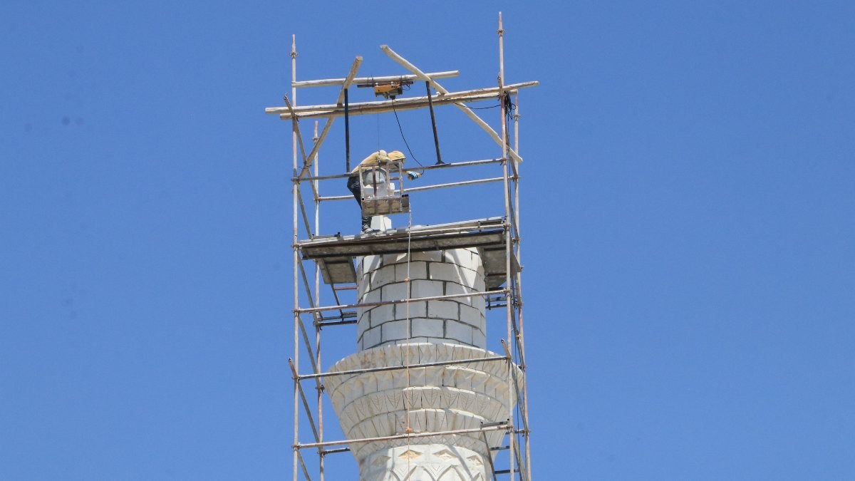 Şanlıurfa'daki işçiler, minare yapımında önlem almadı