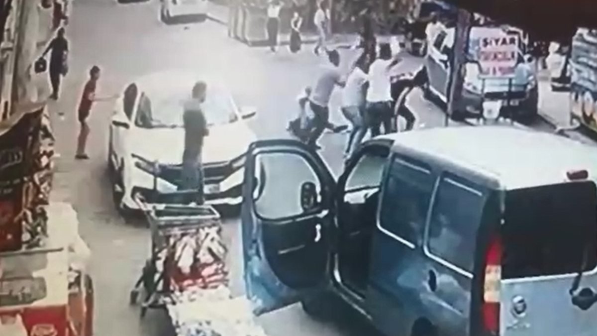 Diyarbakır'da kiralık araçla kaza yaptı; darbedildi