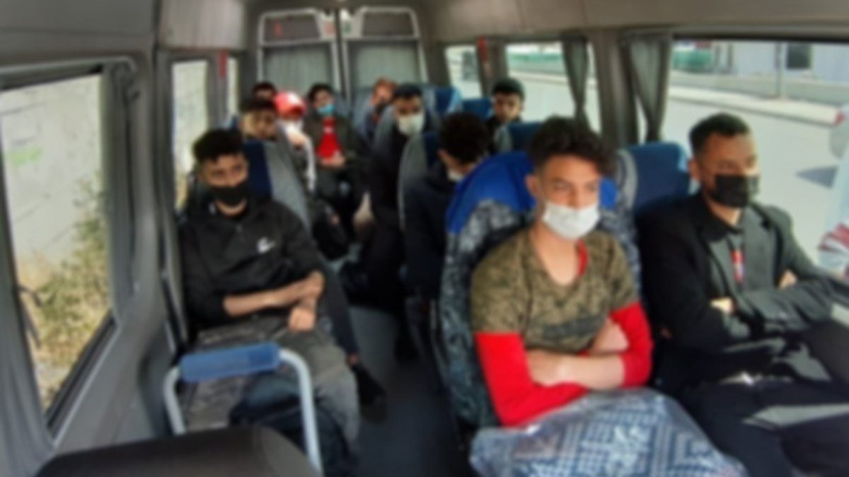 İstanbul’da göçmen kaçakçılarına operasyon: 32 gözaltı