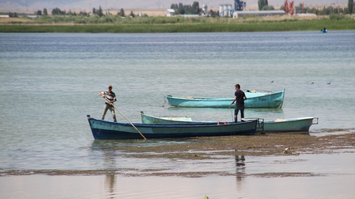 Beyşehir Gölü balıkçıları yarın sezonu açıyor