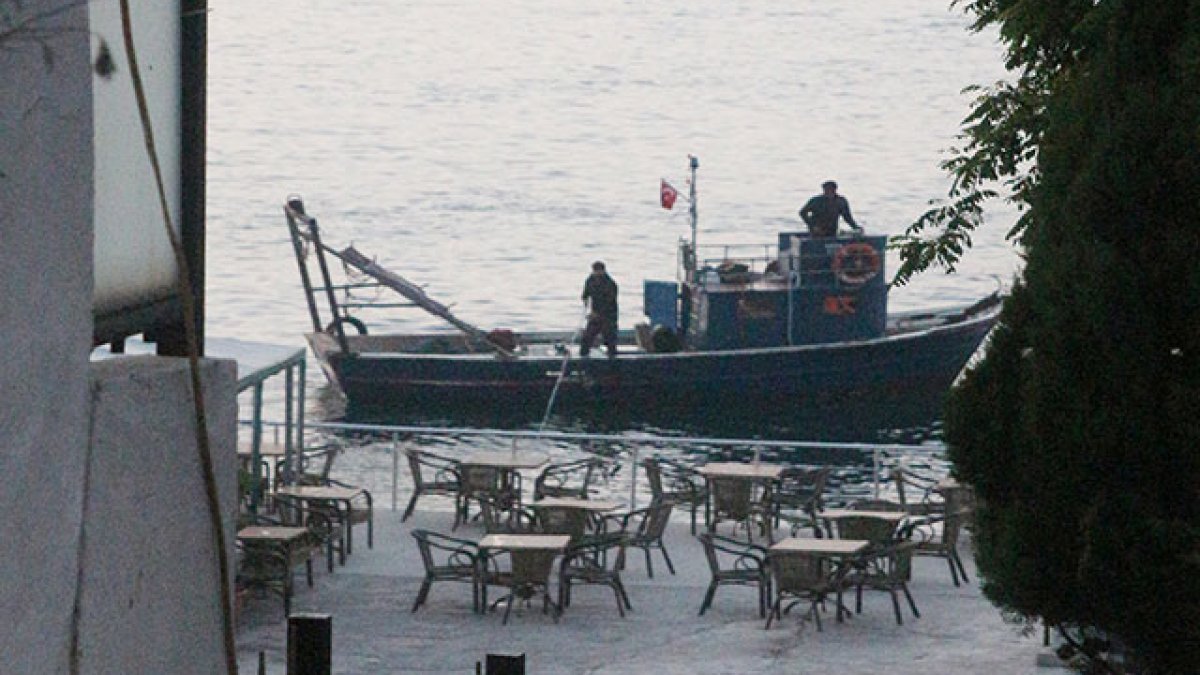 Marmara'da kaçak midye avcıları görüntülendi