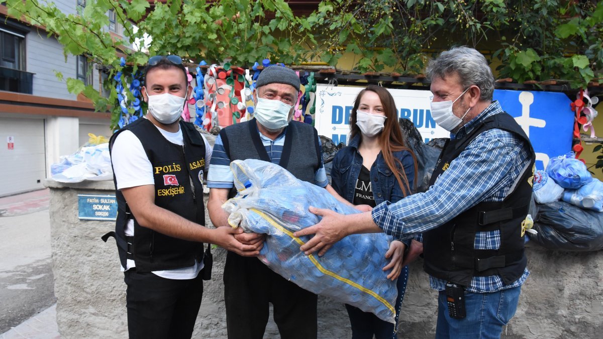 Eskişehir'de çalınan 30 çuval mavi kapak bulundu
