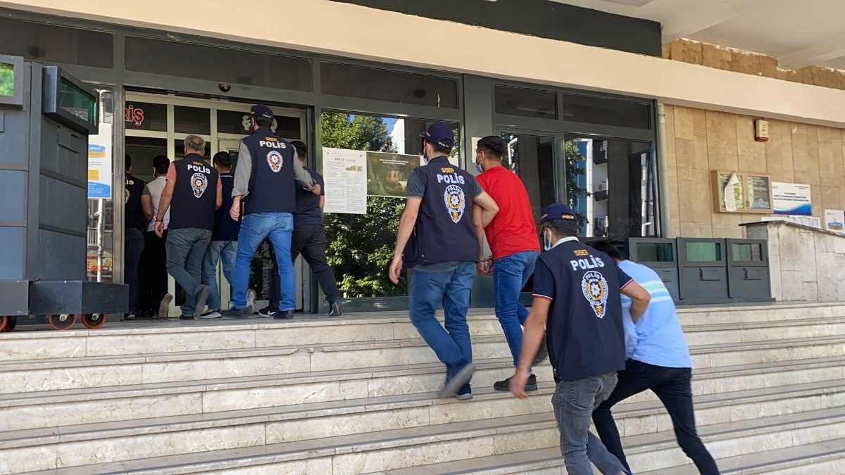 Malatya ve Mersin'de yasa dışı bahis operasyonu: 5 tutuklu