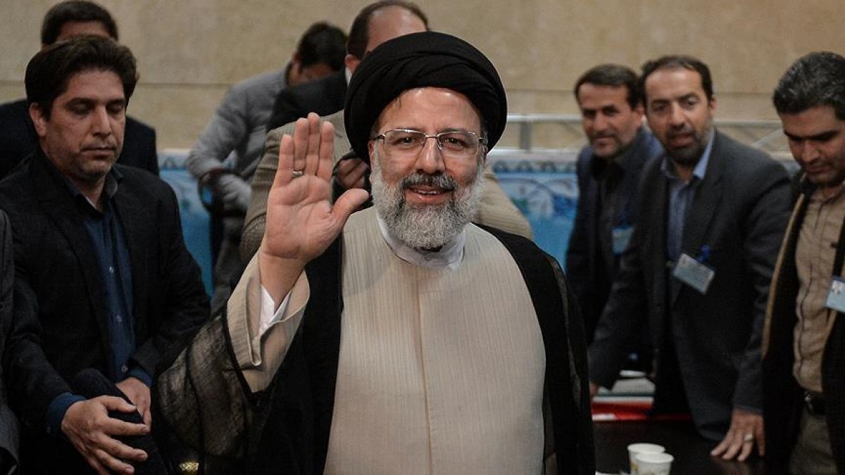 İran'da Cumhurbaşkanlığı seçimi için İbrahim Reisi lehine çekilme çağrısı