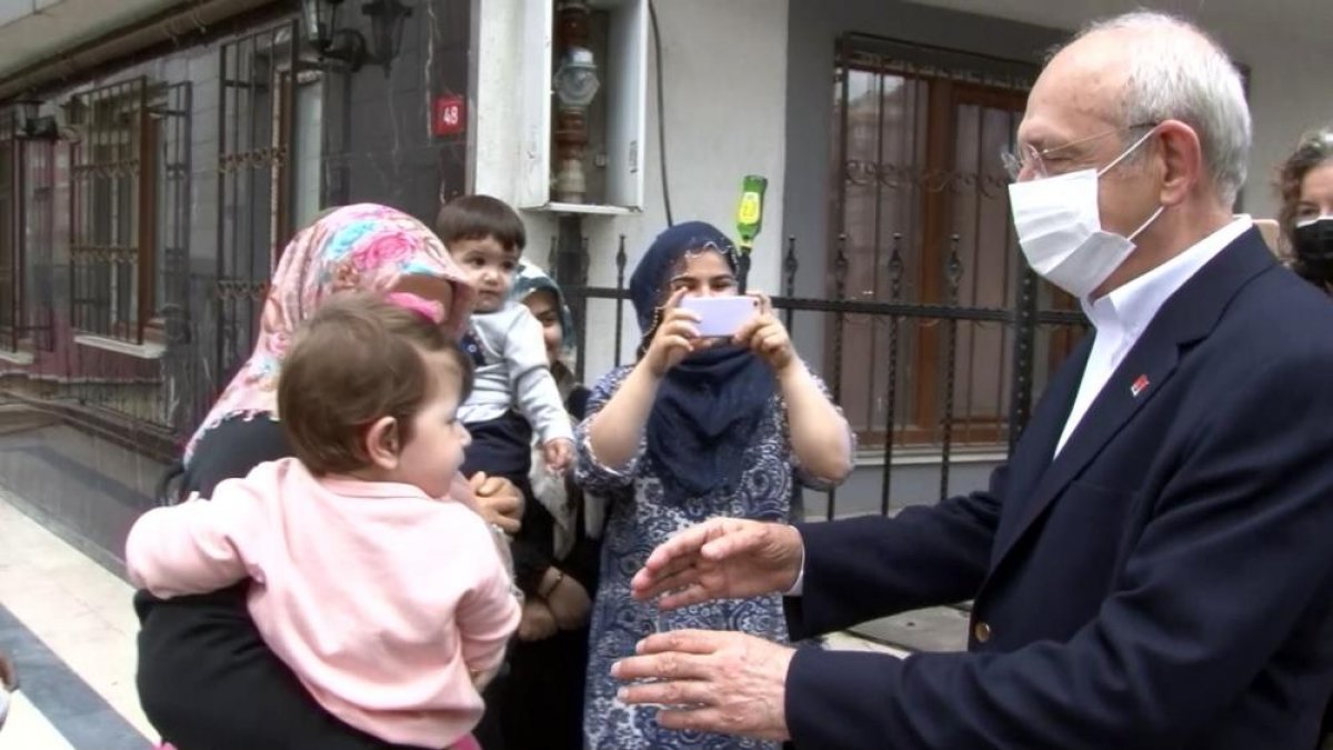 Kemal Kılıçdaroğlu, gölette boğulan çocuğun ailesini ziyaret etti