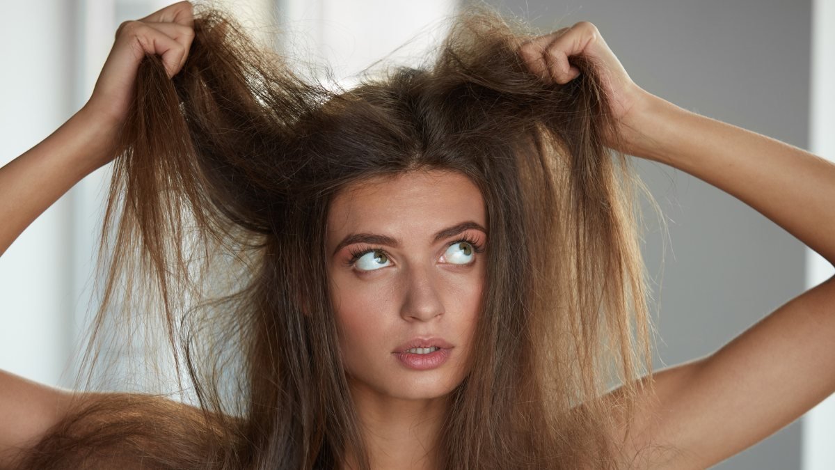 Saçınızın yıpranmasını hızlandıran 9 neden