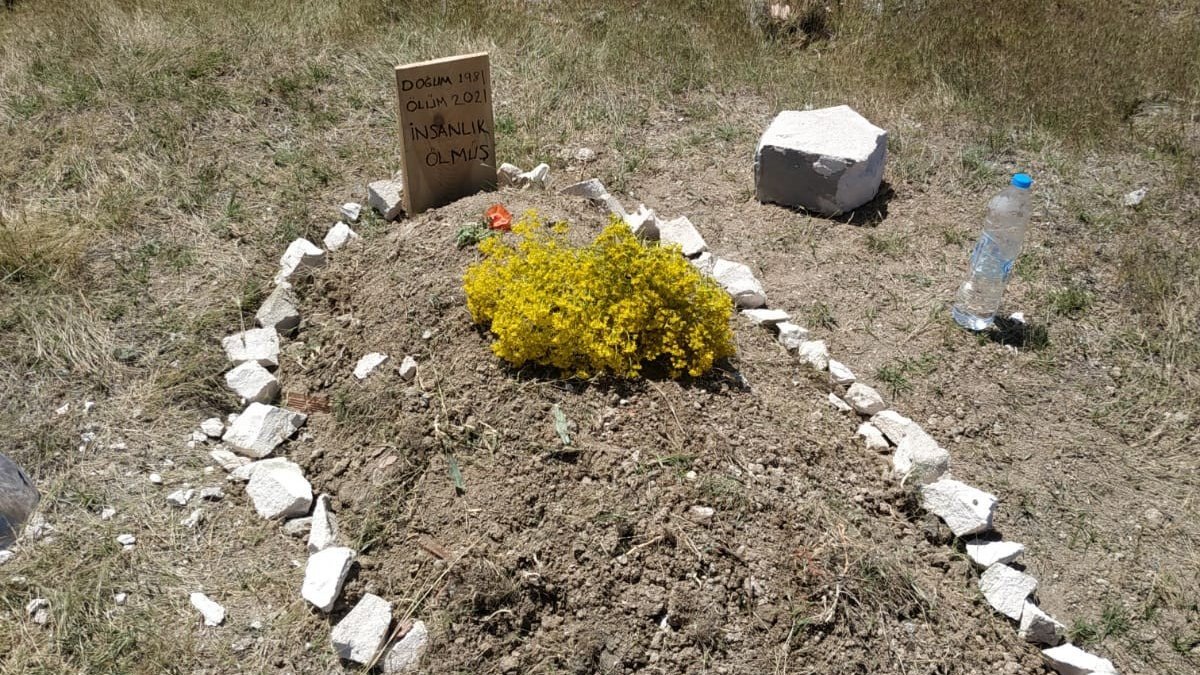Ankara'da polisi alarma geçiren mezar