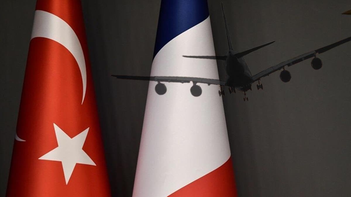 Türkiye’den Fransa’ya seyahat edeceklerin karantina şartı kaldırıldı