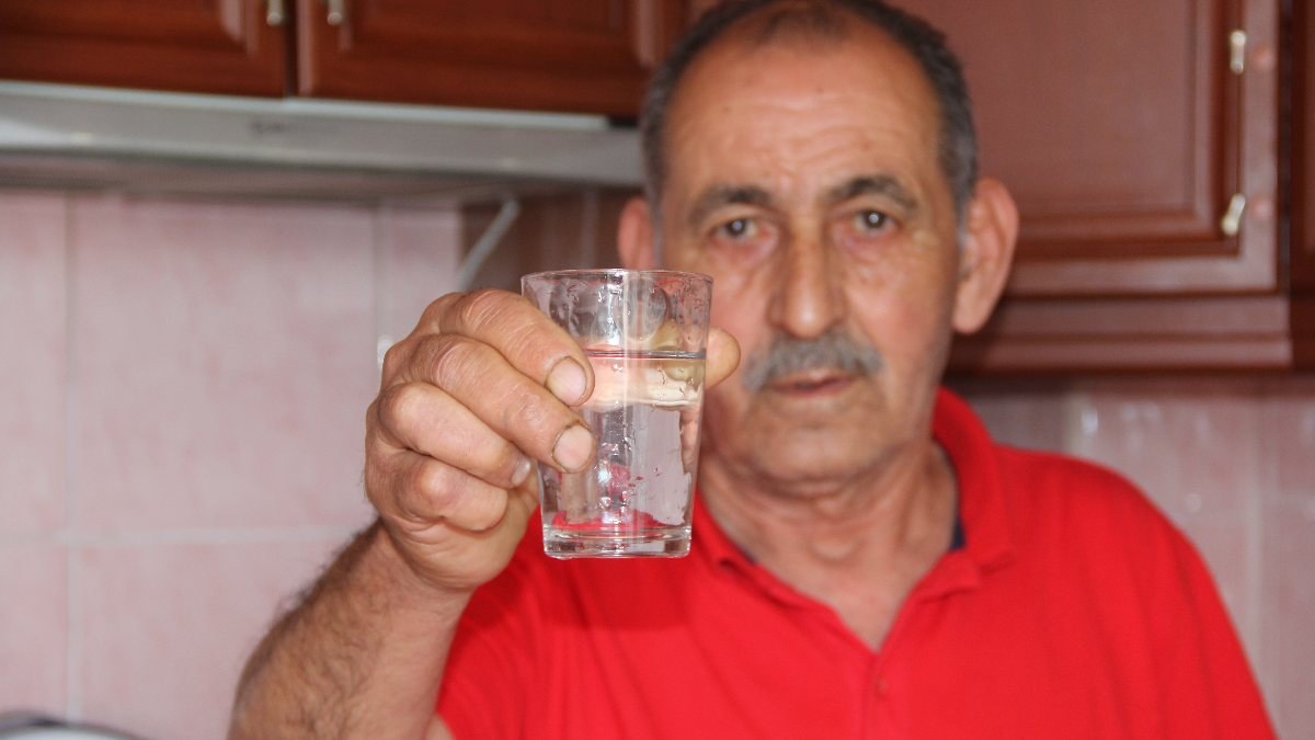 İzmir’de çeşmelerden akan sularda kanalizasyon kokusu