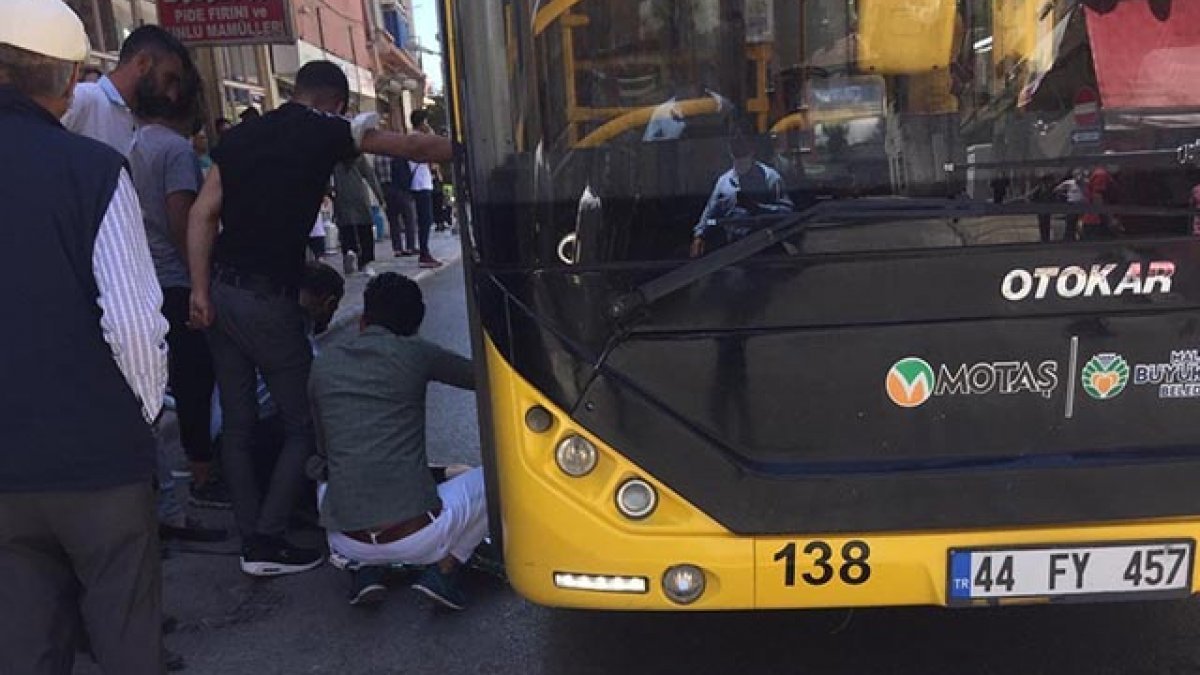 Malatya'da paten kayan çocuk, otobüsün altında kaldı