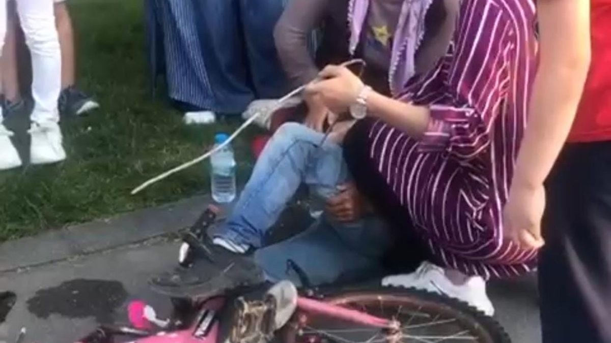 Ankara'da bisiklet sürerken düşen çocuğun bacağına demir saplandı