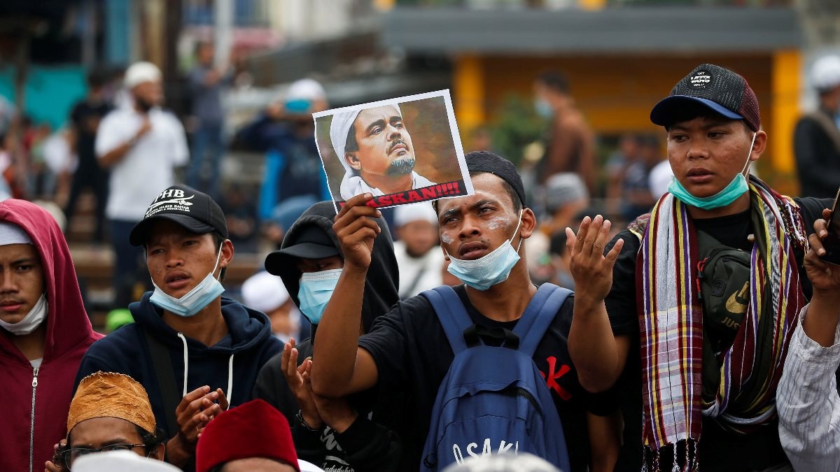 Endonezya'da koronavirüs test sonucunu gizleyen din adamına hapis