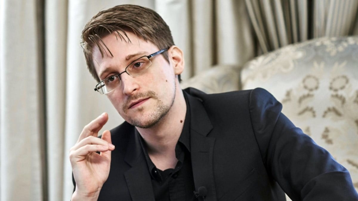 Edward Snowden'dan, Julian Assange'a: Sıradaki sen olabilirsin