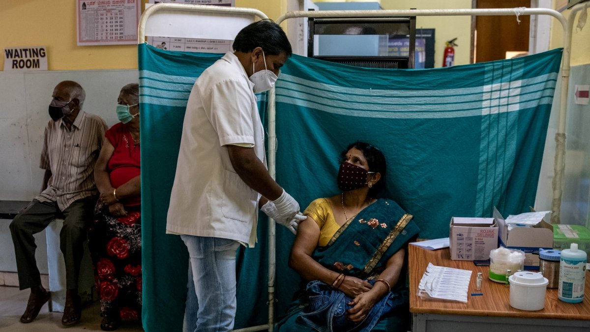 Hindistan'da koronavirüs vaka sayısında düşüş