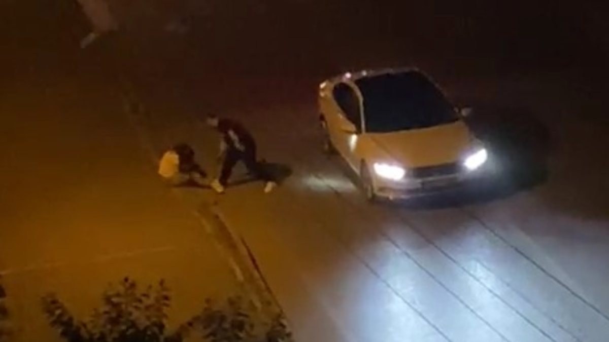 Samsun'da aracından inen kadını dövdü