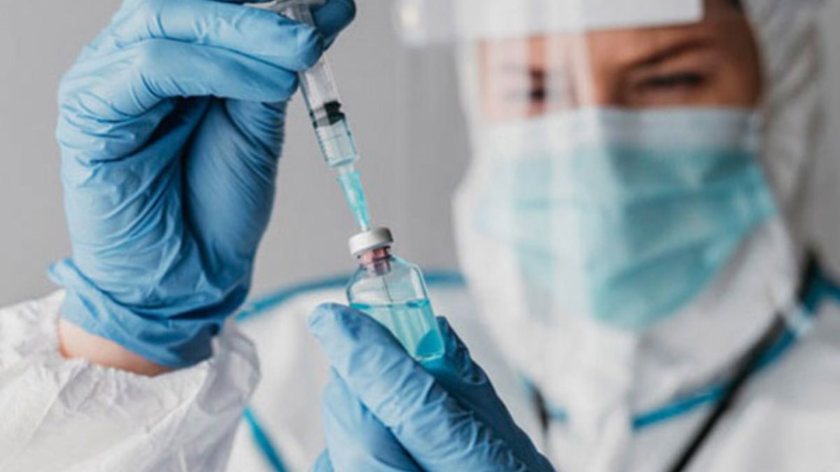 Koronavirüs, aşının yan etkisinden daha tehlikeli