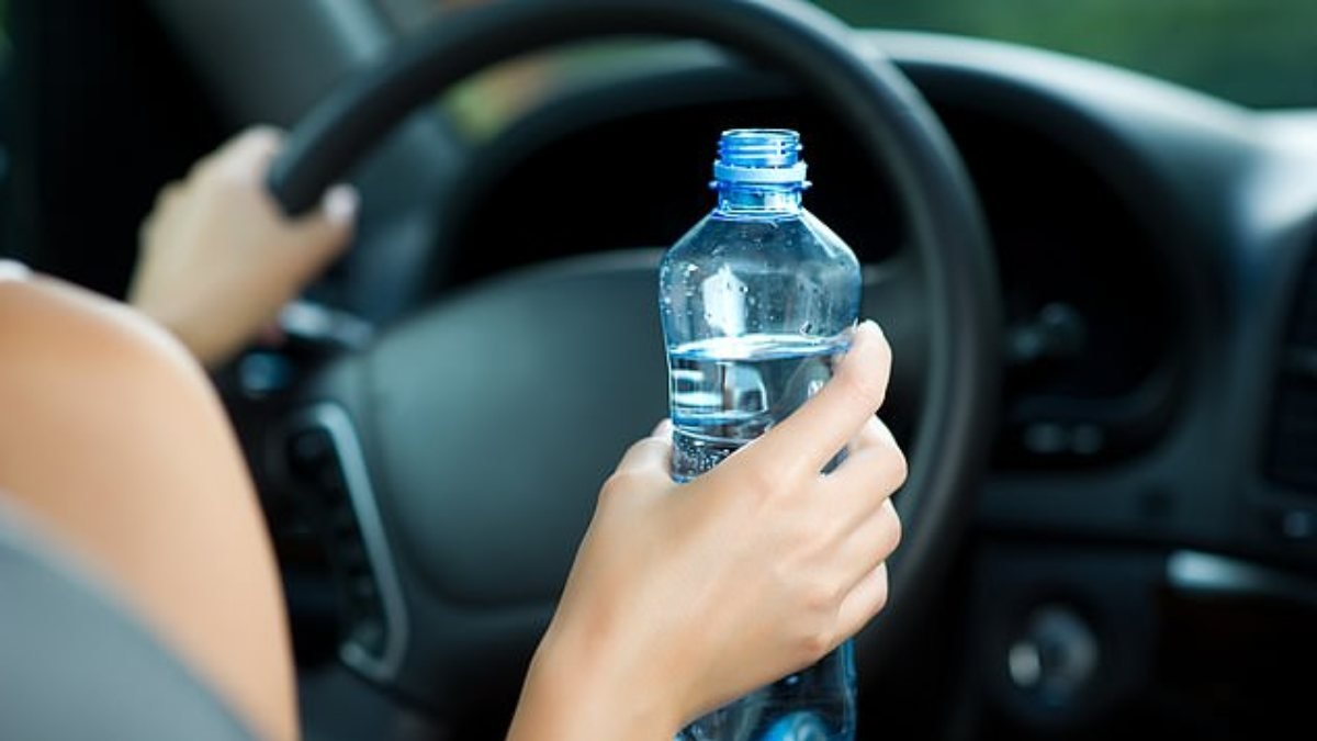 Yeni araştırmaya göre, su içmeyen sürücüler trafikte tehlike saçıyor